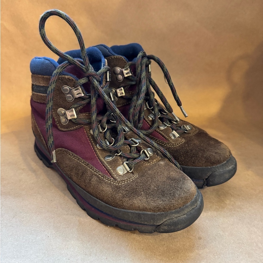 Vintage Timberland Burgundy and Blue Lace Up Hiking Boots in Size M7/W9